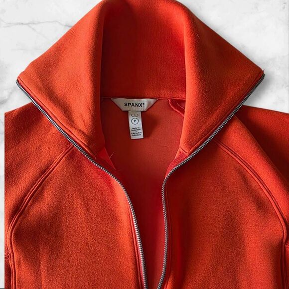 Spanx Red Size Small Air Essentials Quarter Zip - Picture 3 of 3
